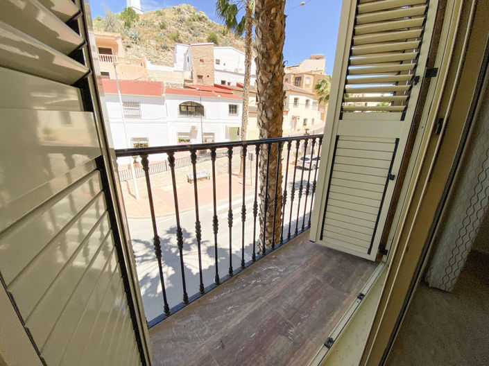Image No.8-3 Bed Duplex for sale