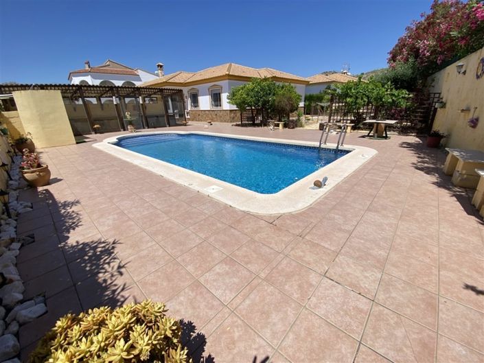 Image No.2-4 Bed Villa for sale