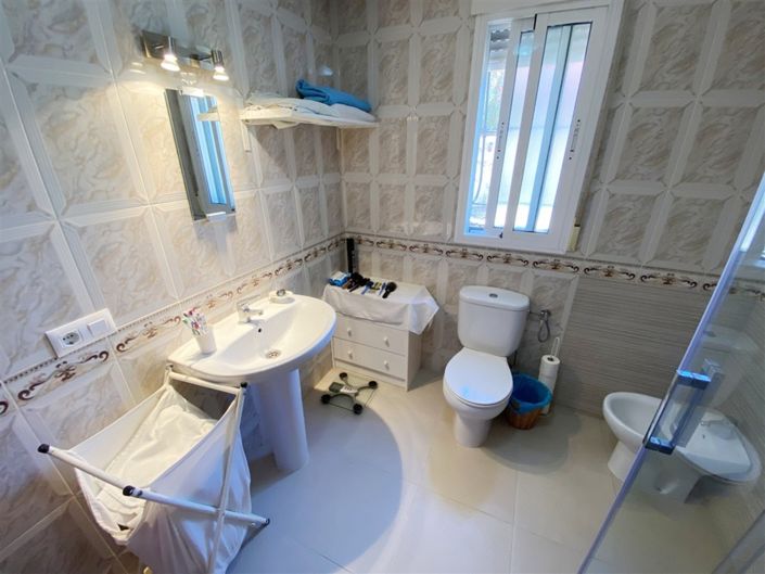 Image No.25-4 Bed Villa for sale