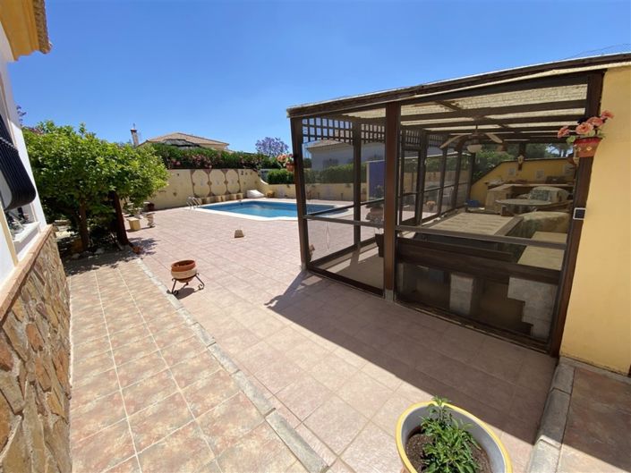 Image No.3-4 Bed Villa for sale