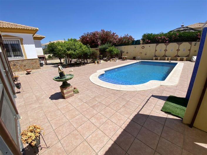 Image No.4-4 Bed Villa for sale