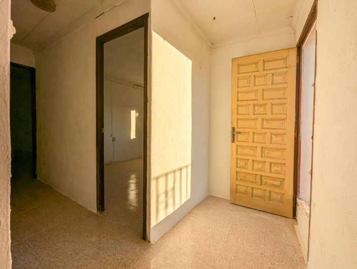 Image No.16-4 Bed Property for sale