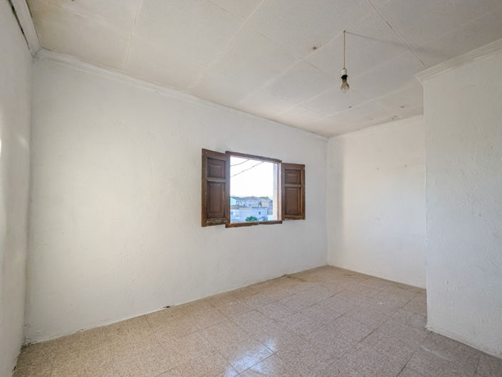 Image No.22-4 Bed Property for sale