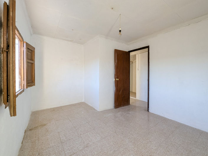 Image No.24-4 Bed Property for sale