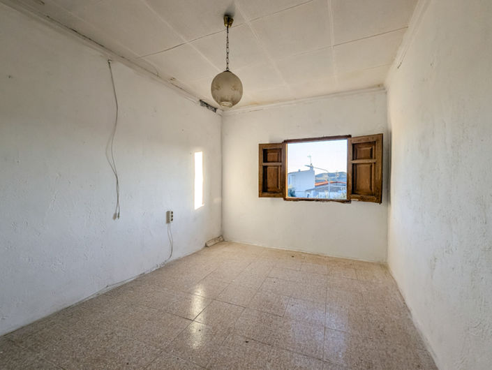 Image No.25-4 Bed Property for sale