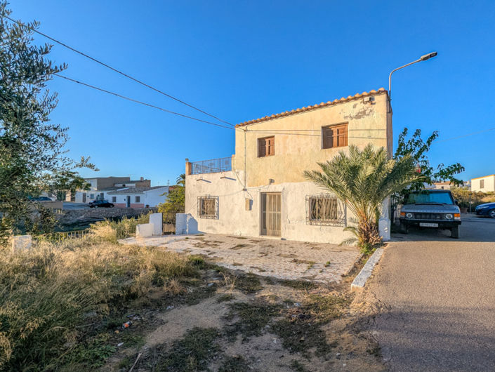 Image No.28-4 Bed Property for sale