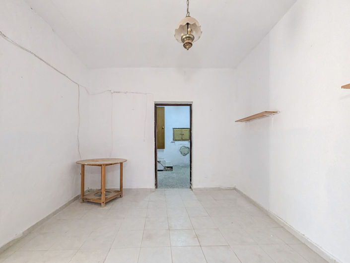 Image No.9-4 Bed Property for sale