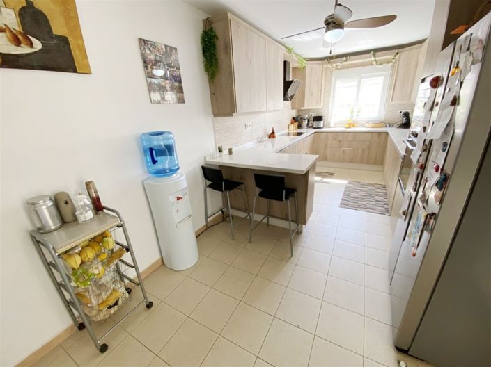 Image No.18-4 Bed Property for sale