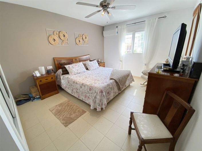 Image No.23-4 Bed Property for sale