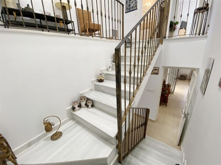 Image No.27-4 Bed Property for sale