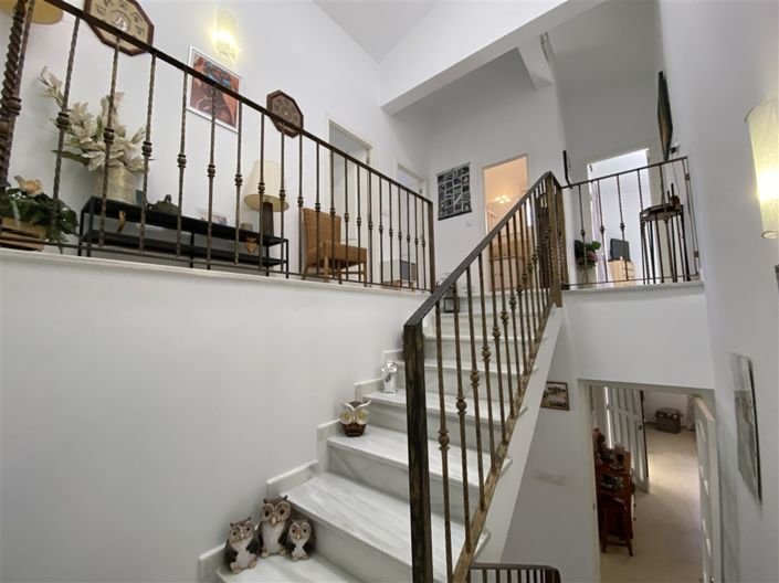 Image No.28-4 Bed Property for sale