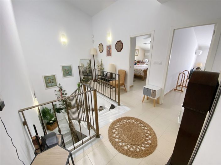 Image No.30-4 Bed Property for sale