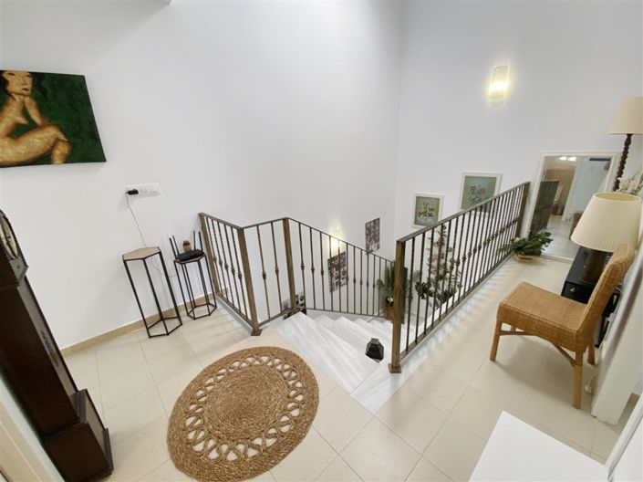 Image No.32-4 Bed Property for sale