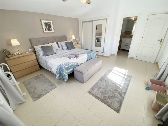 Image No.34-4 Bed Property for sale