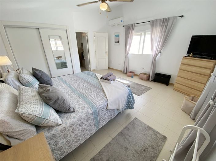 Image No.35-4 Bed Property for sale