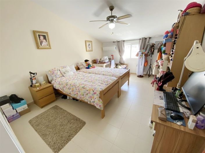 Image No.44-4 Bed Property for sale