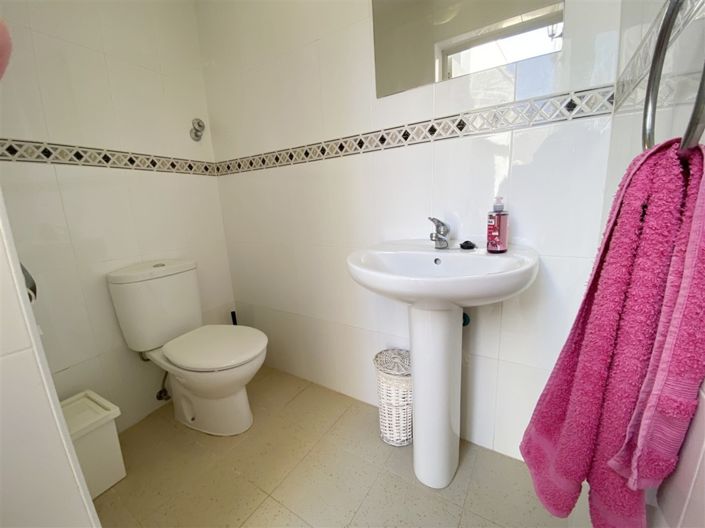Image No.53-4 Bed Property for sale