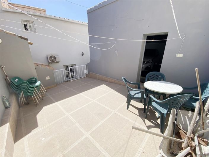 Image No.55-4 Bed Property for sale