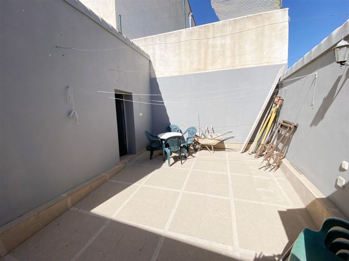Image No.57-4 Bed Property for sale