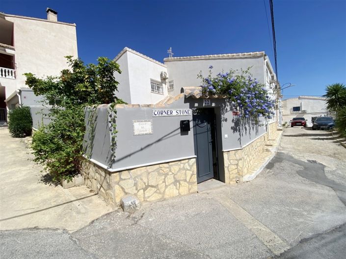 Image No.60-4 Bed Property for sale