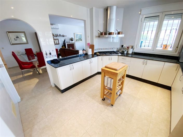 Image No.24-3 Bed Villa for sale