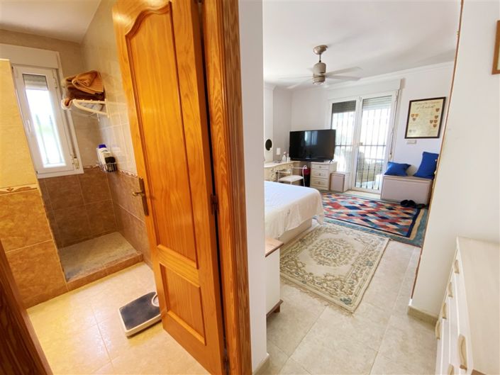 Image No.31-3 Bed Villa for sale