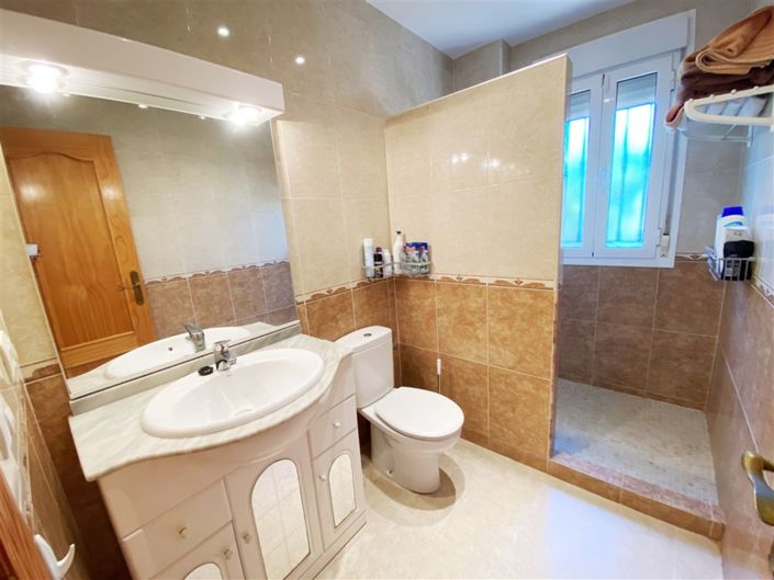 Image No.36-3 Bed Villa for sale
