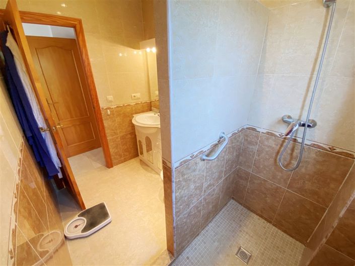 Image No.37-3 Bed Villa for sale