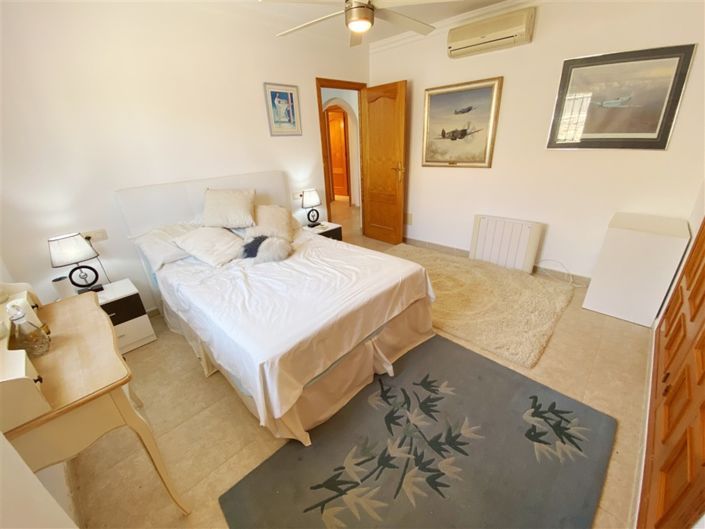 Image No.49-3 Bed Villa for sale