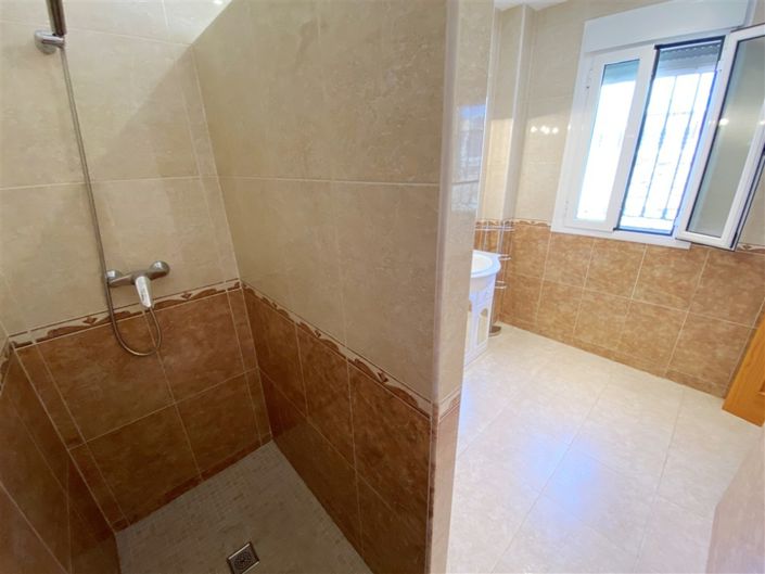 Image No.52-3 Bed Villa for sale