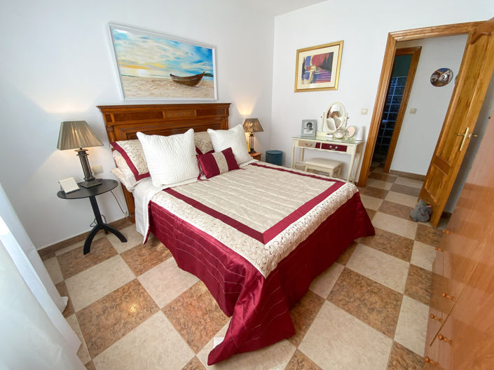 Image No.20-3 Bed Apartment for sale