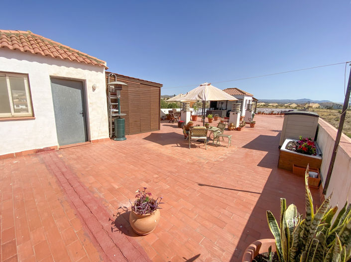 Image No.24-3 Bed Apartment for sale