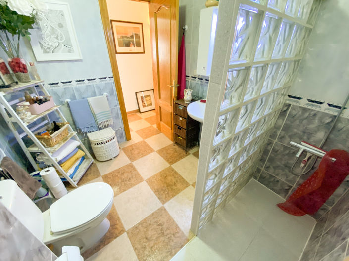 Image No.33-3 Bed Apartment for sale