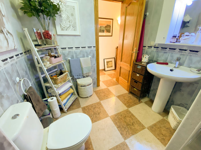 Image No.34-3 Bed Apartment for sale