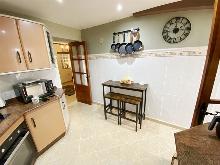 Image No.21-3 Bed Property for sale