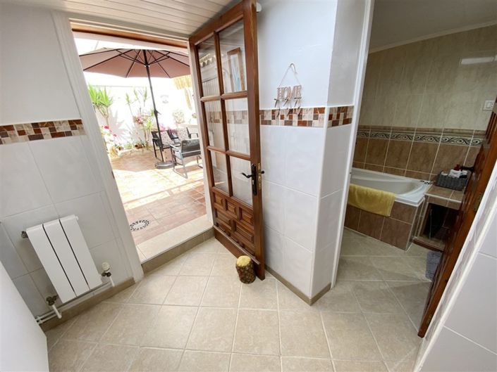 Image No.24-3 Bed Property for sale
