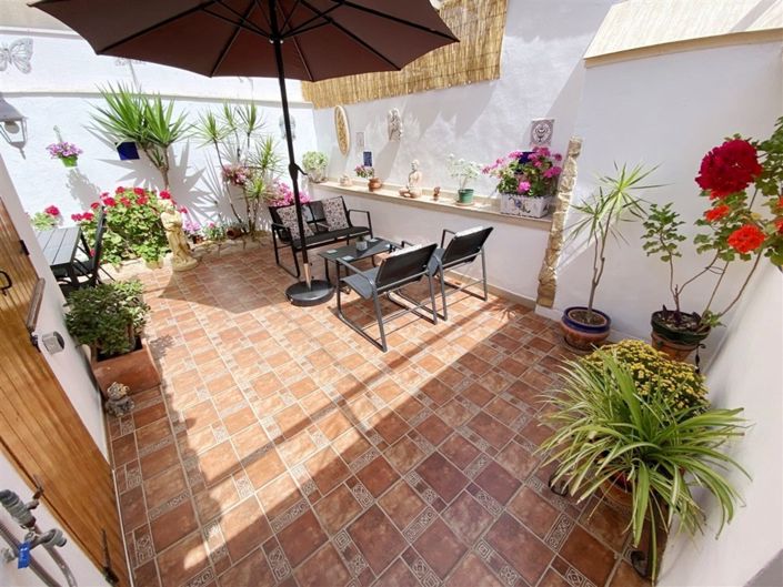 Image No.27-3 Bed Property for sale