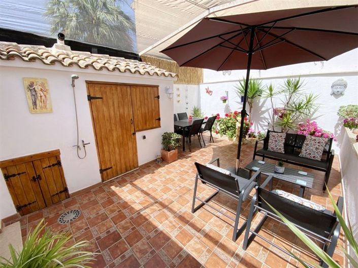 Image No.28-3 Bed Property for sale