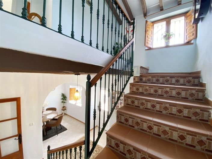 Image No.30-3 Bed Property for sale