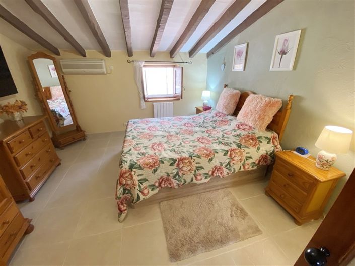 Image No.37-3 Bed Property for sale