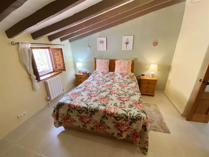Image No.40-3 Bed Property for sale
