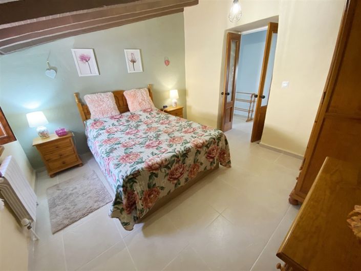 Image No.41-3 Bed Property for sale