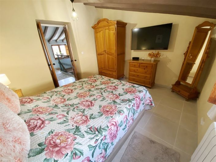 Image No.42-3 Bed Property for sale