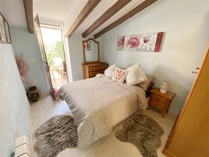 Image No.45-3 Bed Property for sale