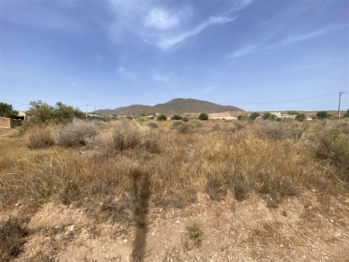 Image No.4-4 Bed Property for sale