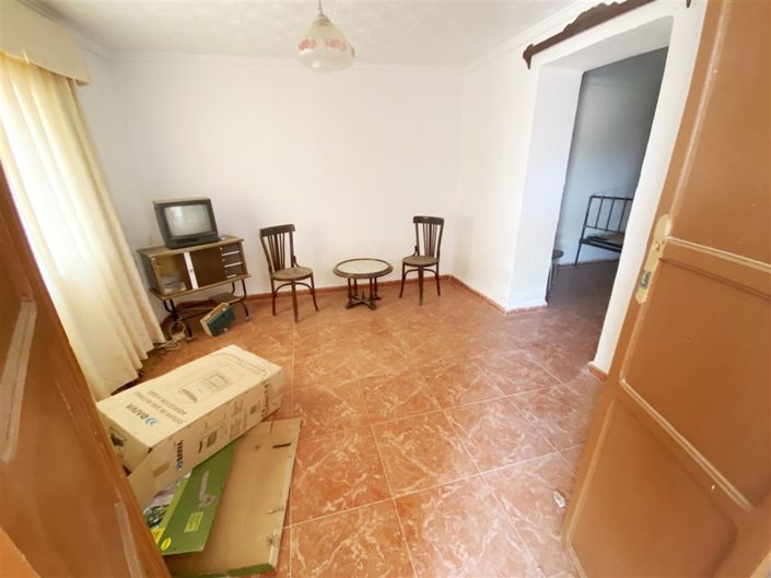 Image No.6-4 Bed Property for sale