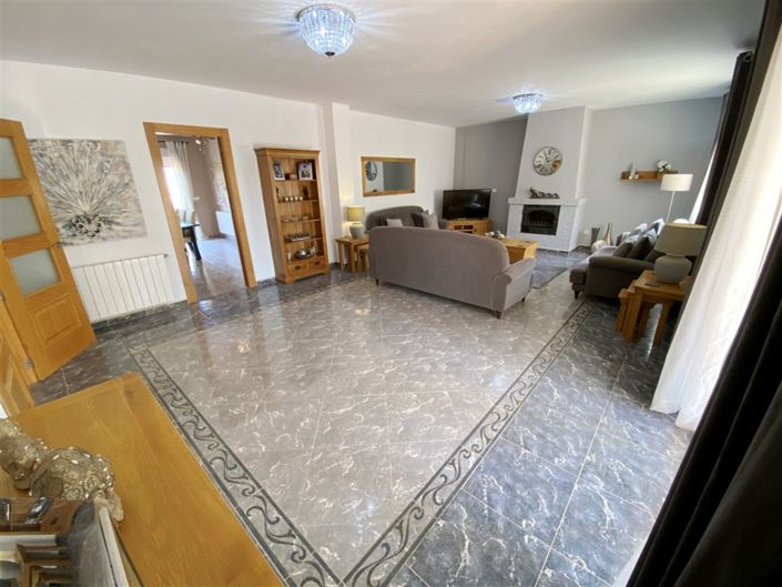 Image No.48-4 Bed Villa for sale