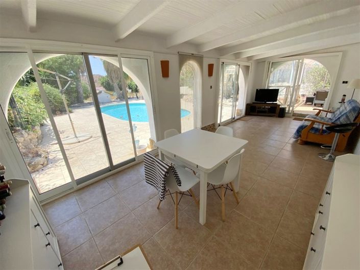 Image No.12-4 Bed Property for sale
