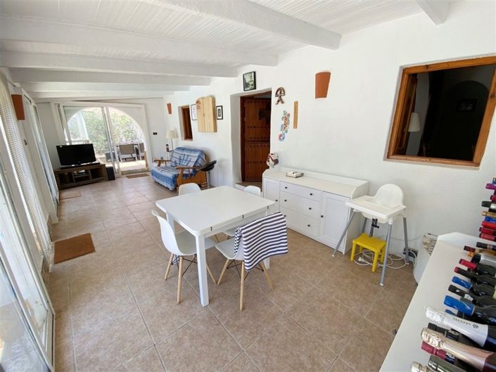 Image No.15-4 Bed Property for sale