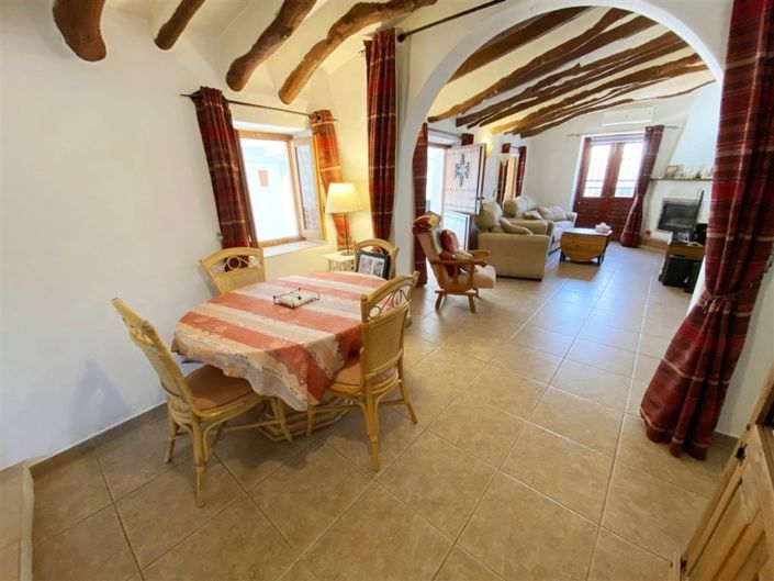 Image No.20-4 Bed Property for sale